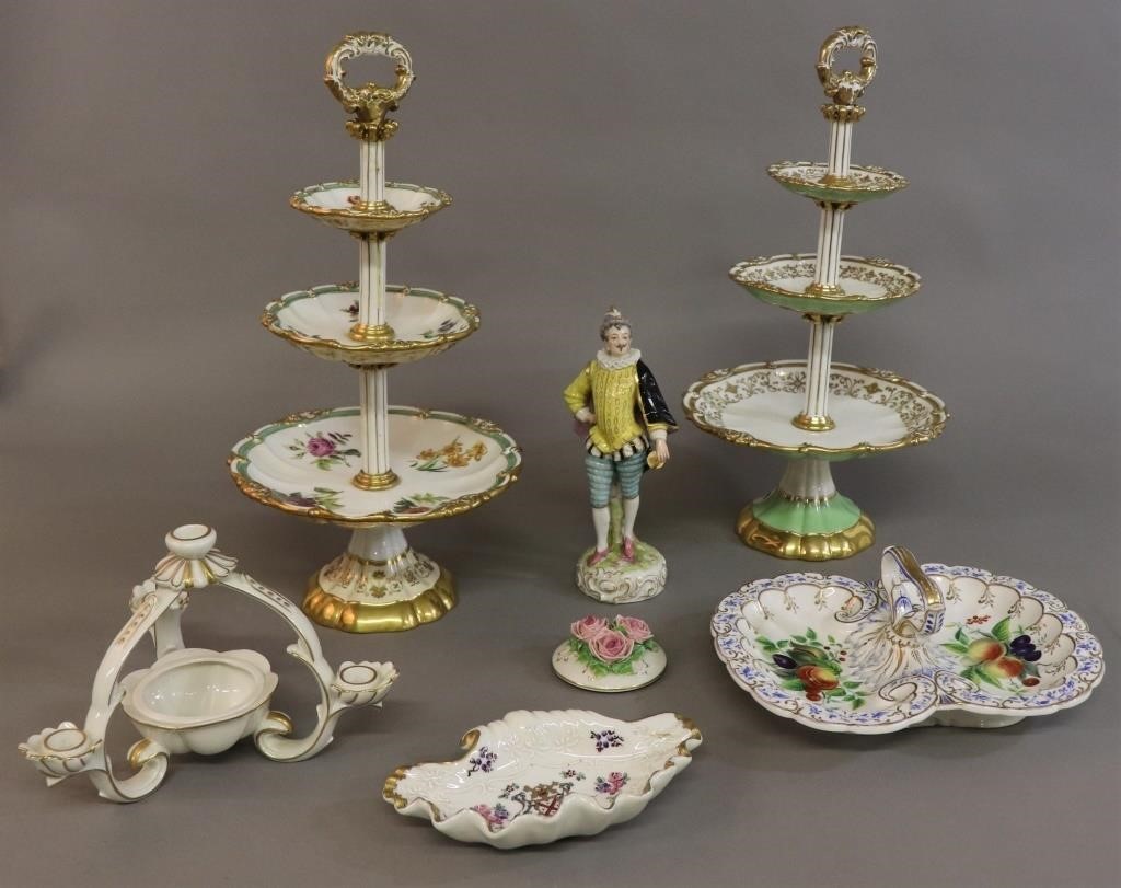Two similar Paris porcelain