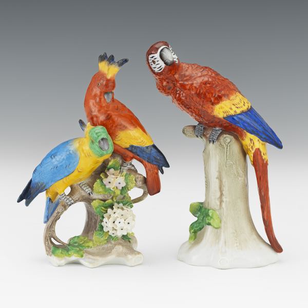 TWO SITZENDORF PORCELAIN PARROTS 