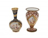 TWO SMALL CONTINENTAL PORCELAI