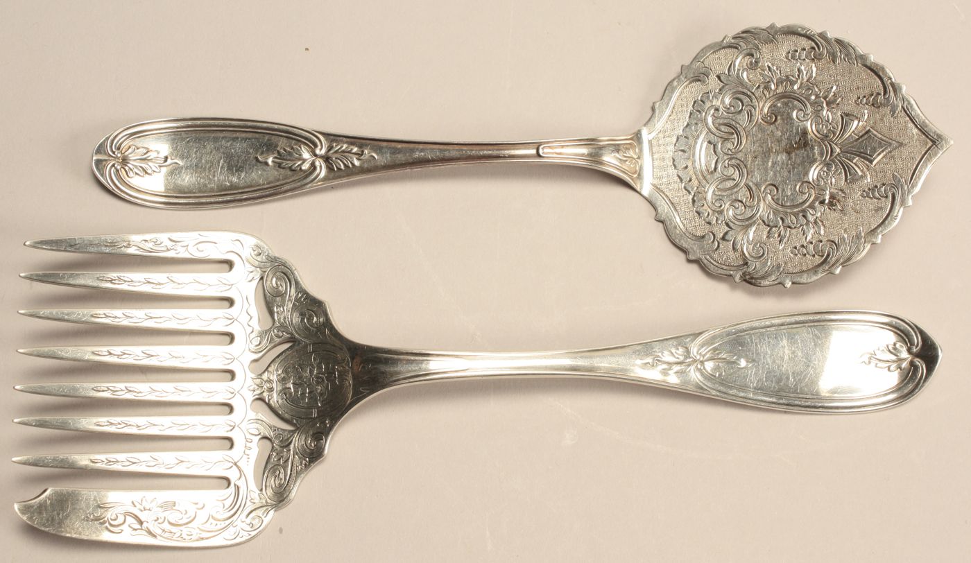 TWO STERLING SILVER SERVING ITEMS