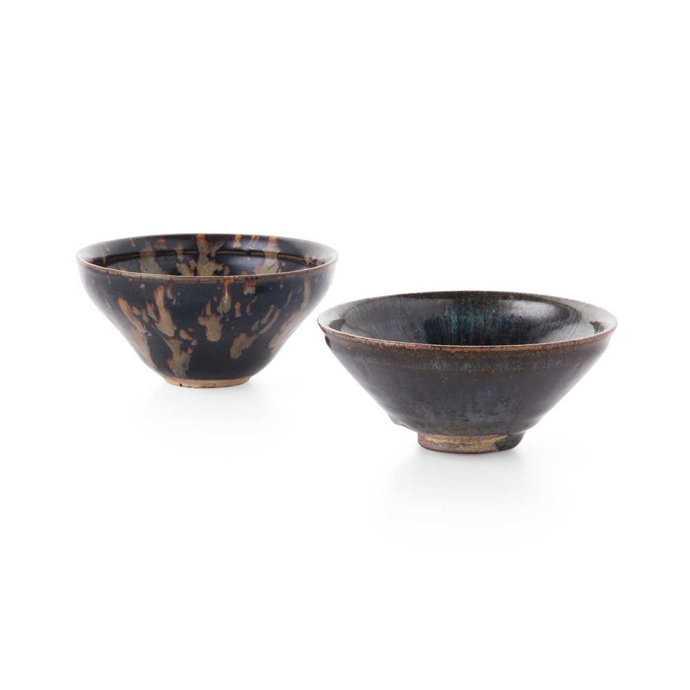 TWO STONEWARE TEABOWLS ???????? ?