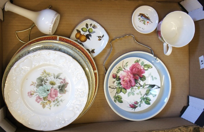 Two trays comprising various Wall