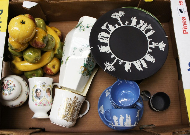 Two Trays of various Metal wares