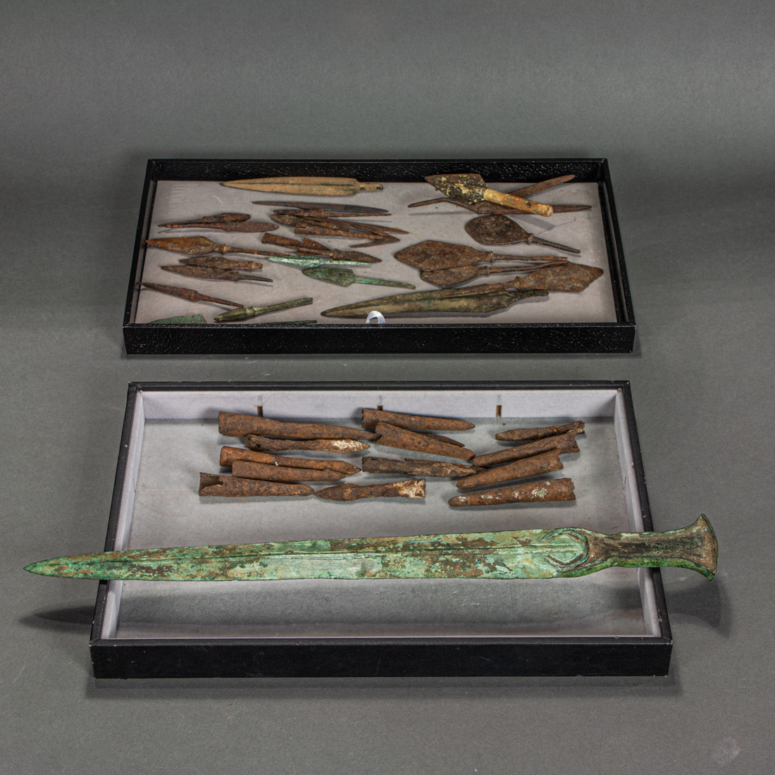 TWO TRAYS OF VARIOUS METAL POINTS