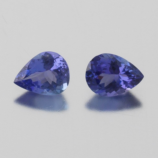 TWO UNMOUNTED 2.78 CT TOTAL PEAR