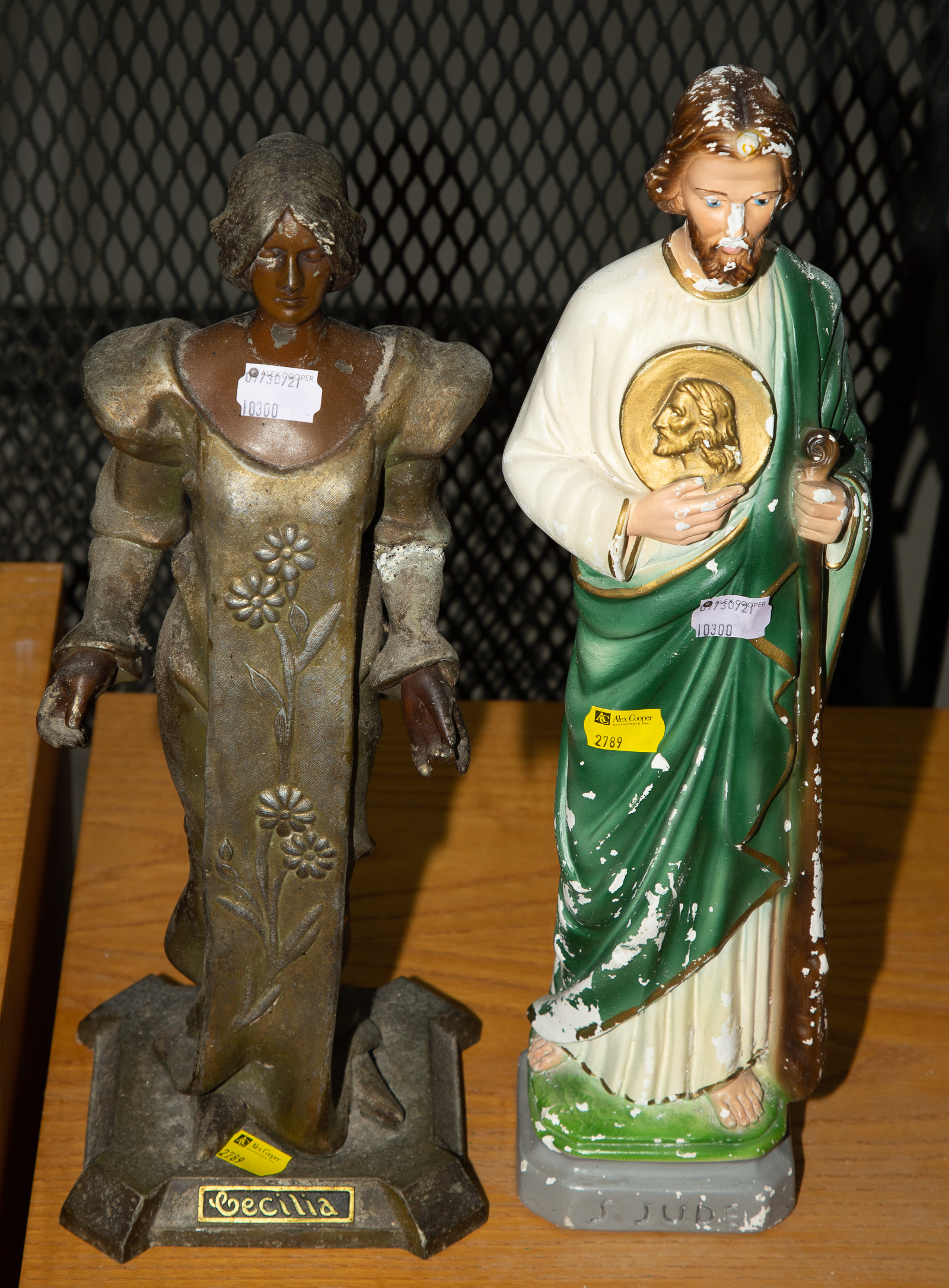 TWO VINTAGE DECORATIVE FIGURES