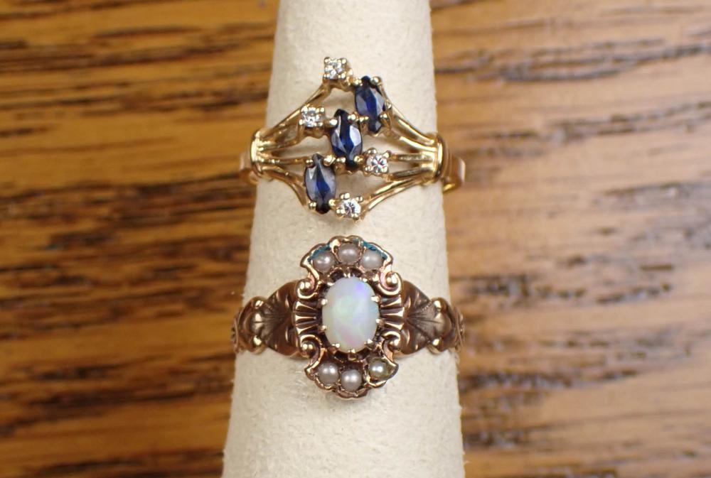TWO VINTAGE FOURTEEN KARAT GOLD