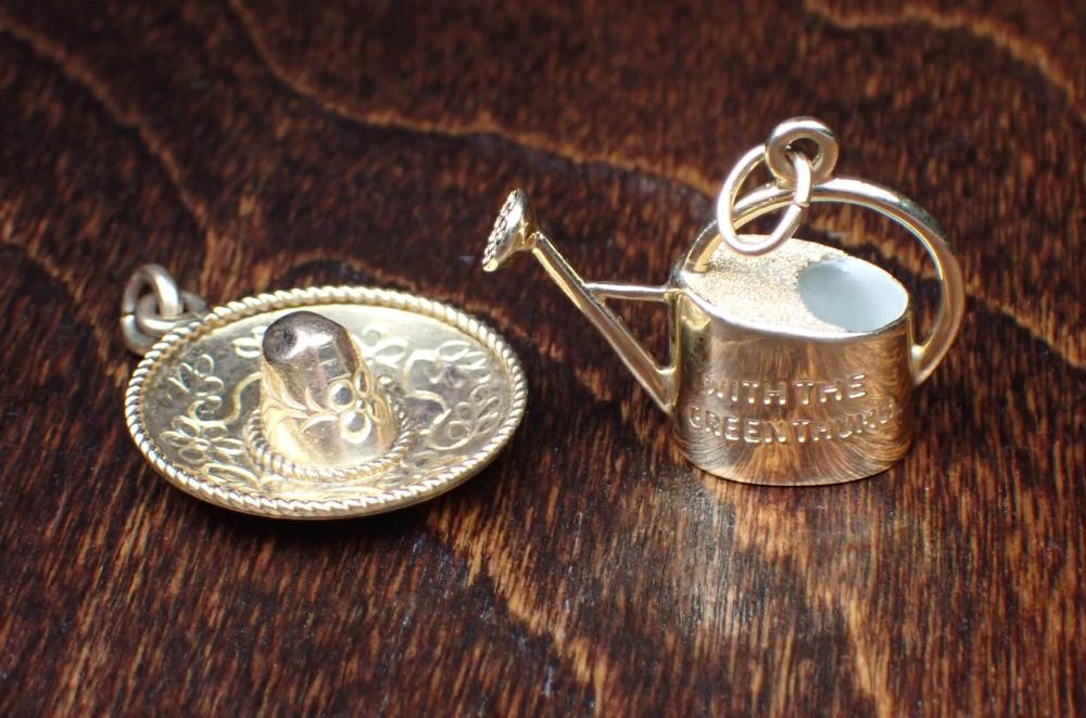 TWO VINTAGE FOURTEEN KARAT YELLOW