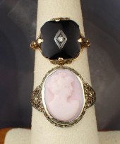 TWO VINTAGE GOLD RINGSTWO VINT