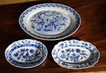 Two vintage oval Meissen 'Blue