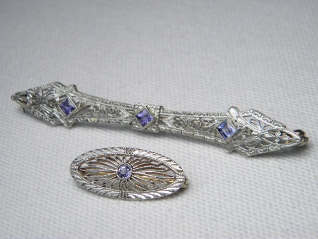 Two vintage pins (brooches). The