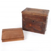 TWO VINTAGE WOOD BOXES: ANTIQU