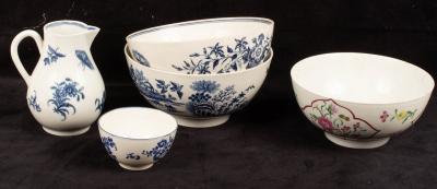 Two Worcester blue and white slop