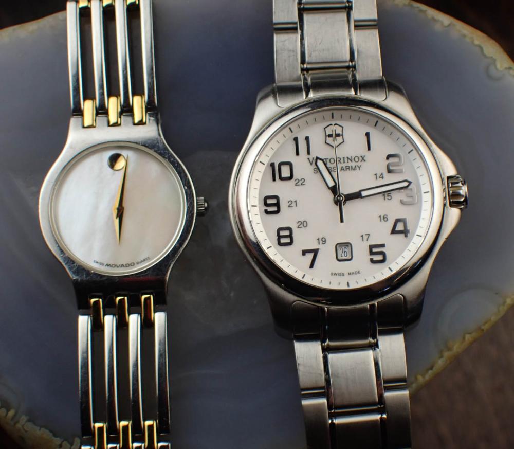 TWO WRIST WATCHESTWO WRIST WATCHES:
