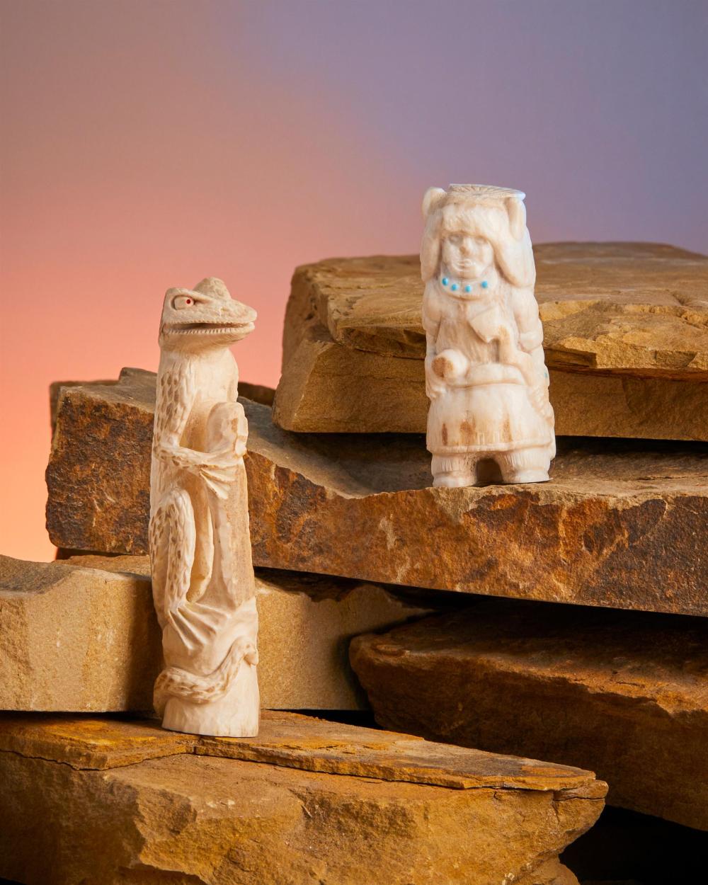 TWO ZUNI CARVED FETISH ANIMALSTwo