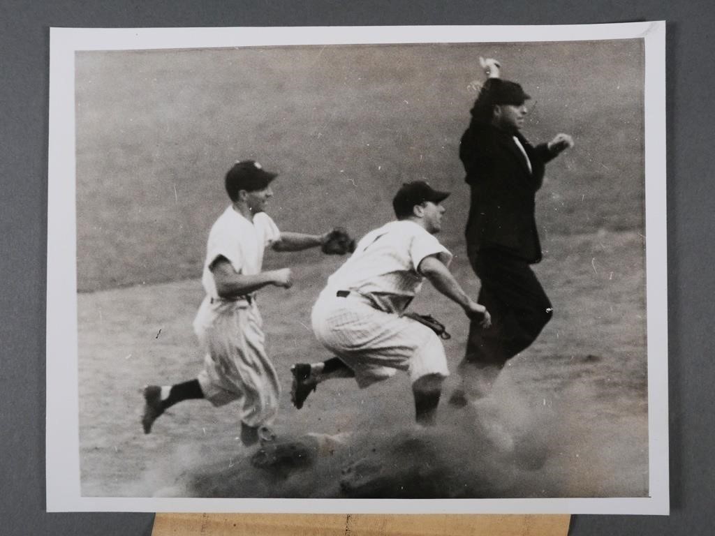 TYPE I PHOTO: PHIL RIZZUTO8x10 AP
