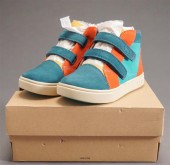 UGG CHILDREN'S BOOTS, SIZE 11U