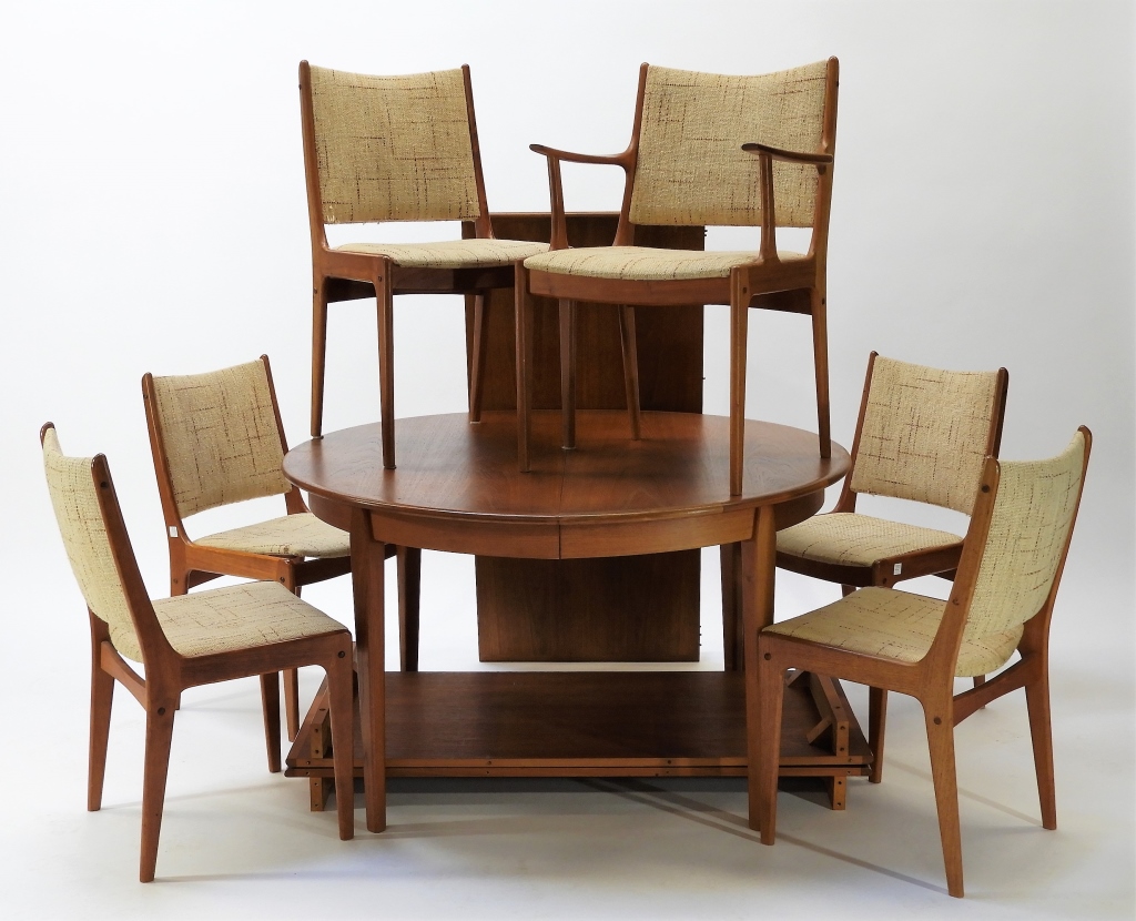 ULDUM MOBELFABRIK MCM OVAL DINING