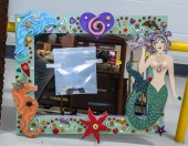 UNDERWATER-THEMED WALL MIRROR