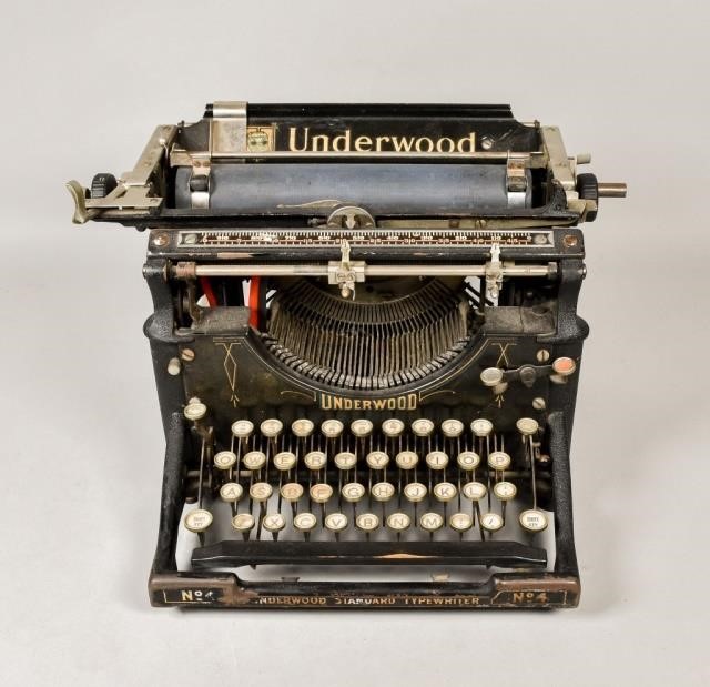 UNDERWOOD NO. 4 TYPEWRITERUnderwood