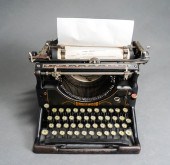 UNDERWOOD TYPEWRITERUnderwood
