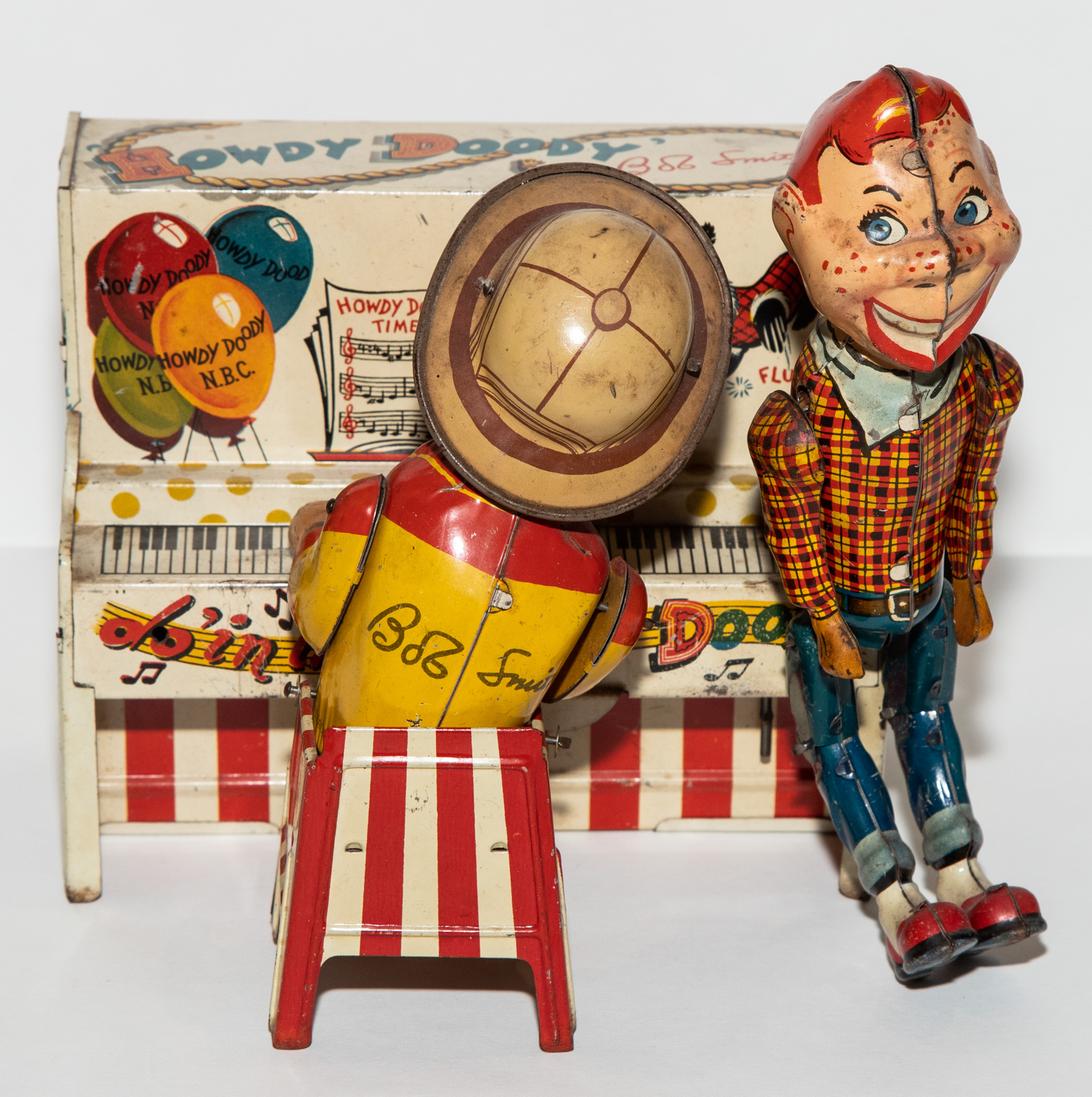UNIQUE ART TIN LITHO HOWDY DOODY