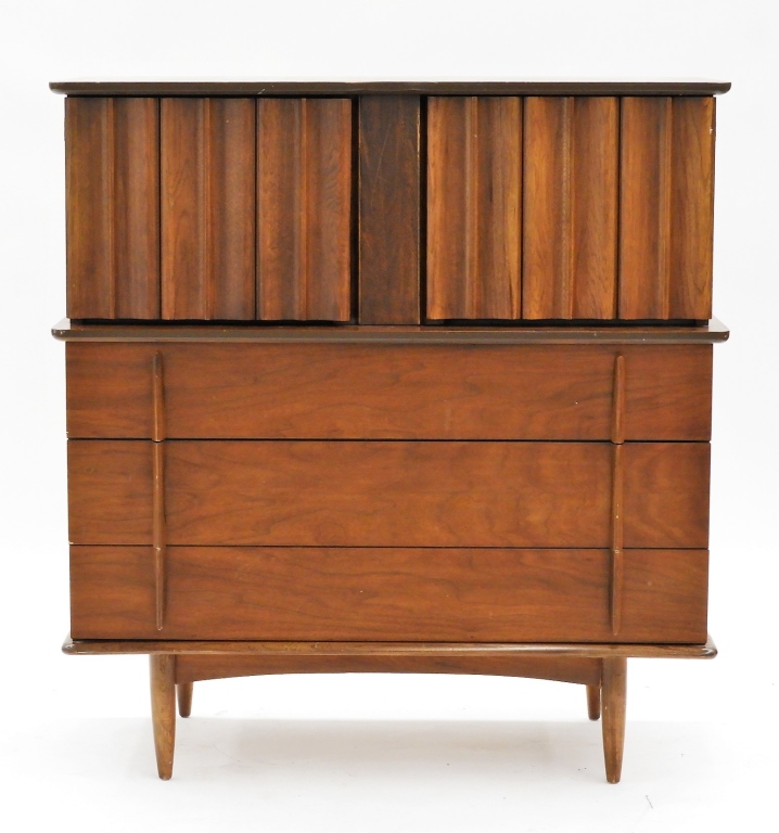 UNITED FURNITURE CO. MODERN