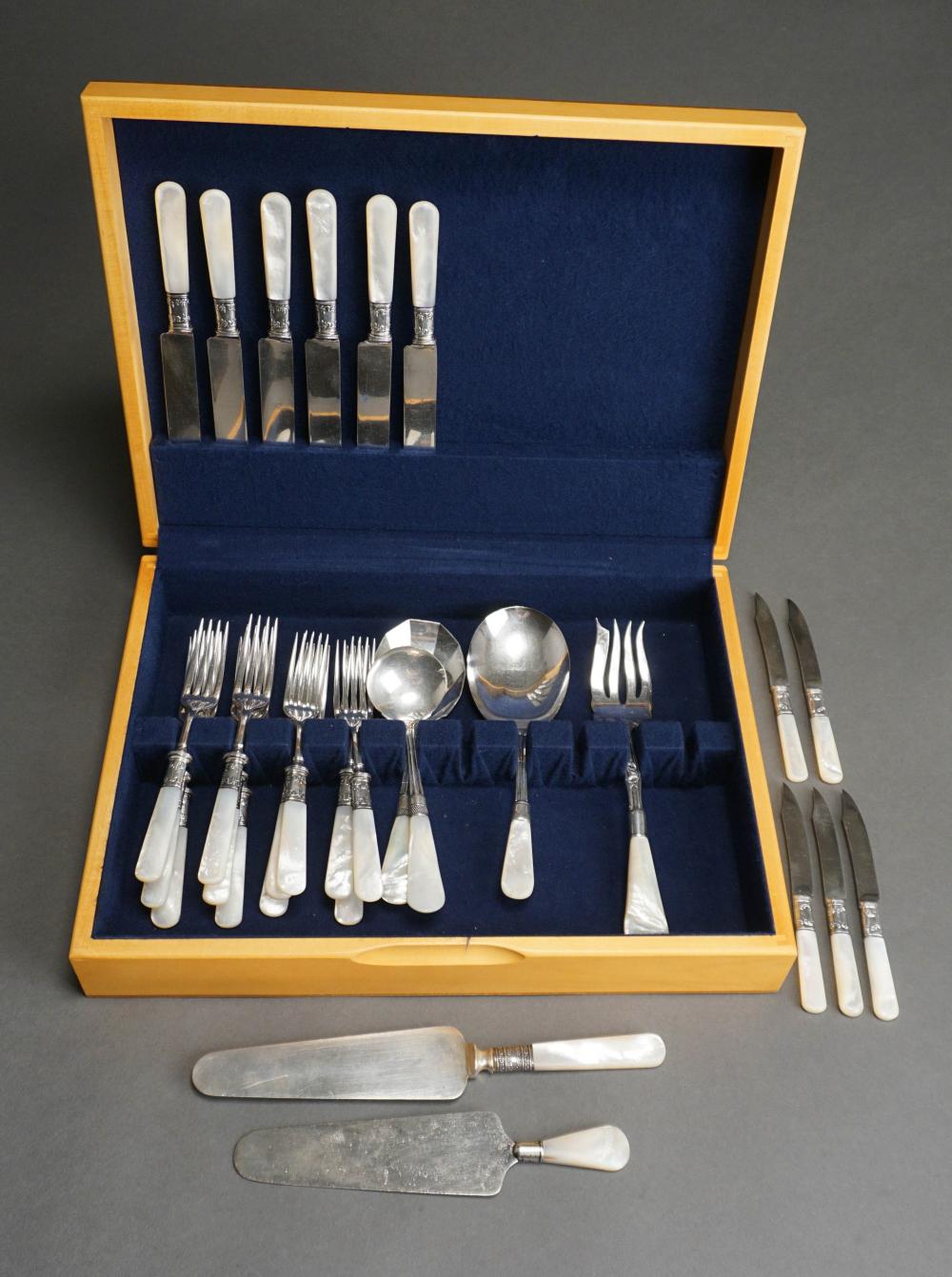 UNIVERSAL 30-PIECE STERLING