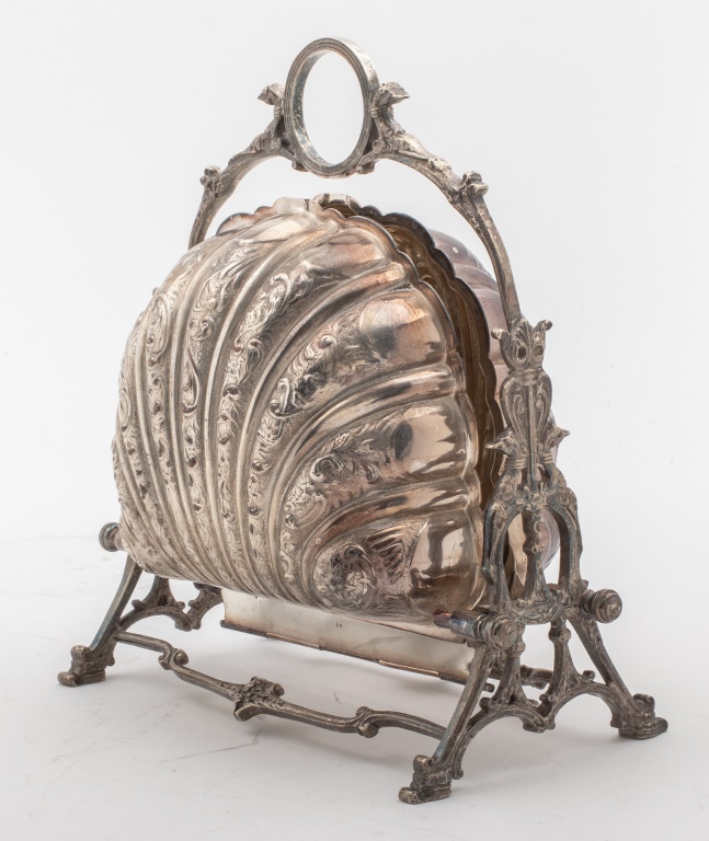 UNMARKED ENGLISH SILVERPLATE CLAM