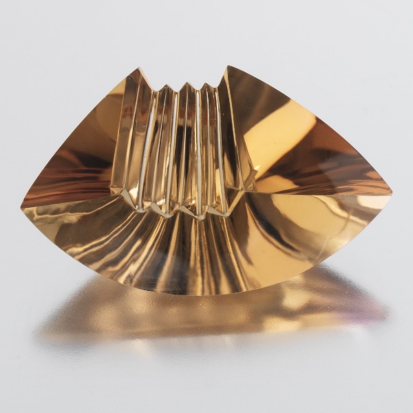 UNMOUNTED FANCY CUT 18.74 CT