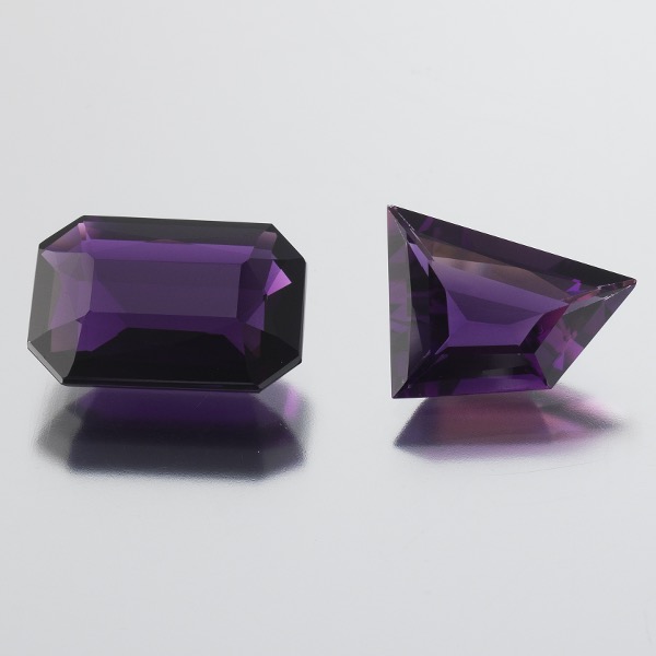UNMOUNTED FANCY CUT 8.16 CT AND