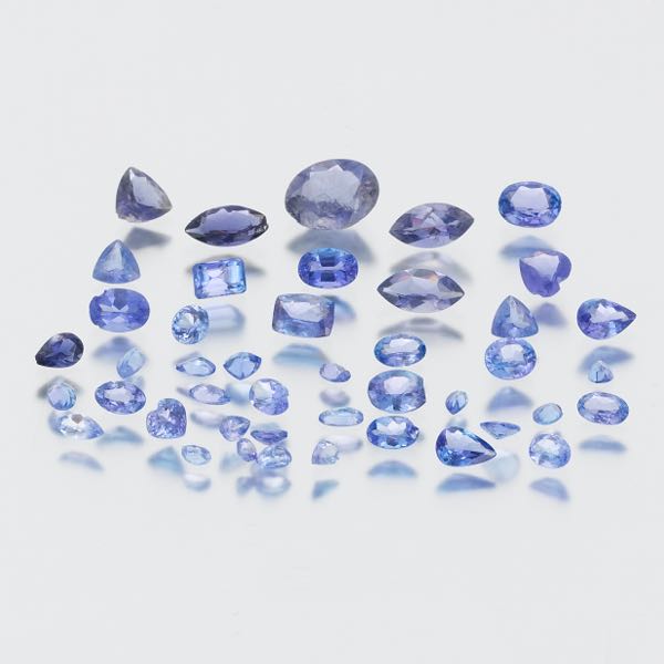 UNMOUNTED MULTIPLE 21 CARAT TOTAL