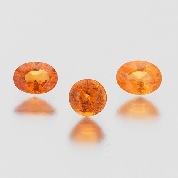 UNMOUNTED THREE 5.32 TOTAL CARAT