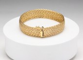 UNO A ERRE ITALIAN 18K GOLD BR
