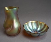UNSIGNED GOLD IRIDESCENT GLASS