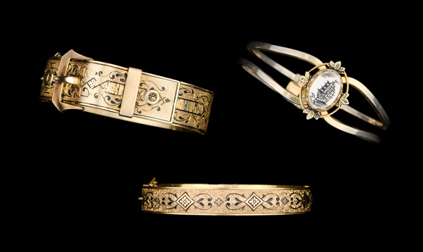 Unsigned Vintage Gold Filled Bangle