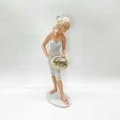 UNTERWEISSBACH PORCELAIN FIGUR