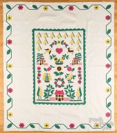 UNUSUAL APPLIQUé QUILTUnusual