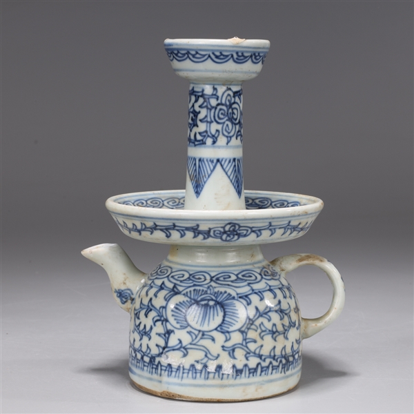 Unusual Chinese blue and white