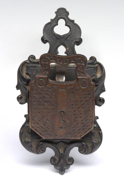 UNUSUAL FIGURAL PADLOCK LETTER CLIP
