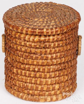 UNUSUAL LIDDED RYE STRAW BASKE