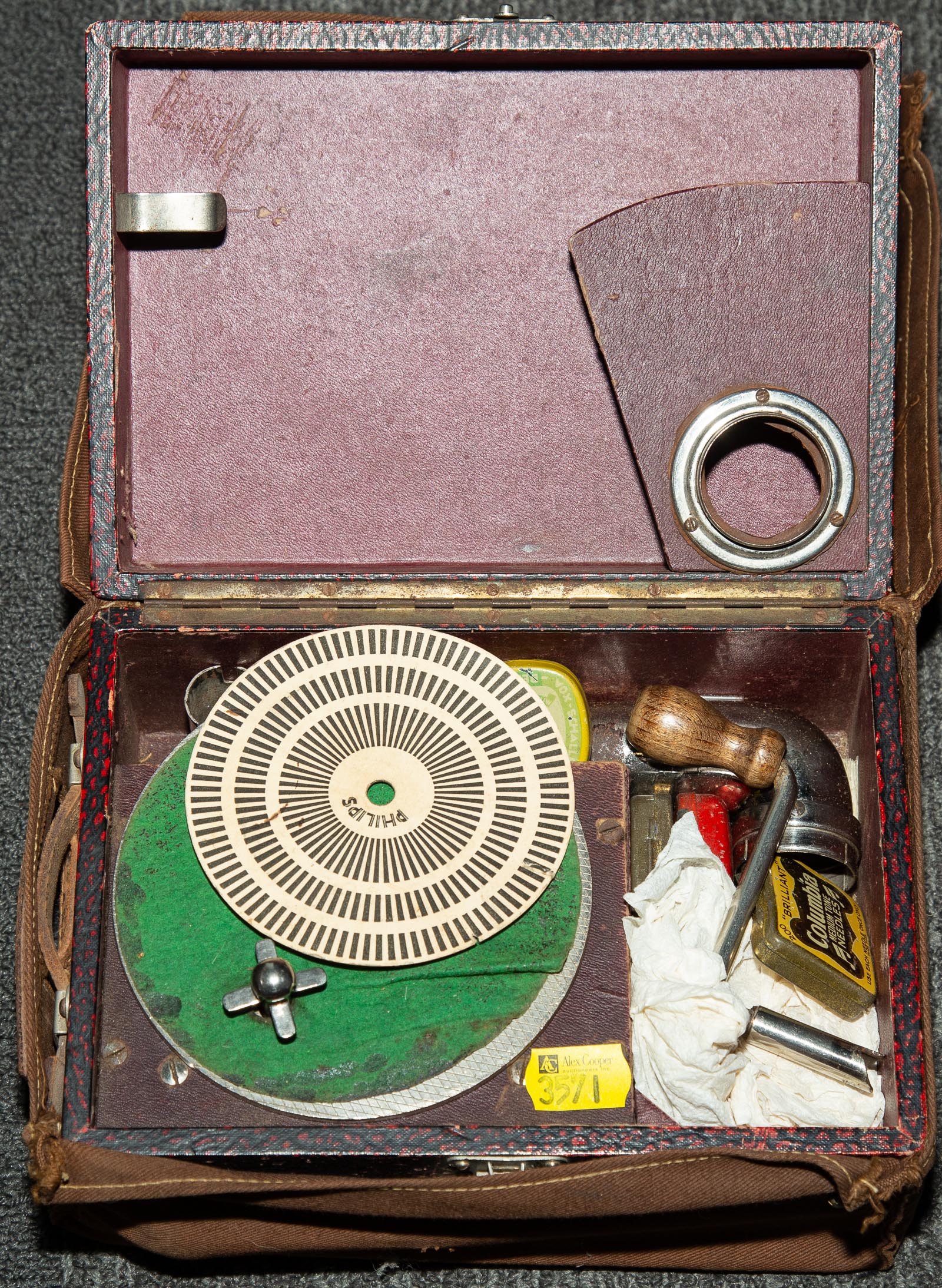 UNUSUAL MINIATURE PHONOGRAPH 1st