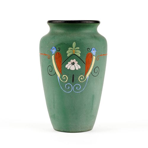 UNUSUAL MUNCIE POTTERY DECO