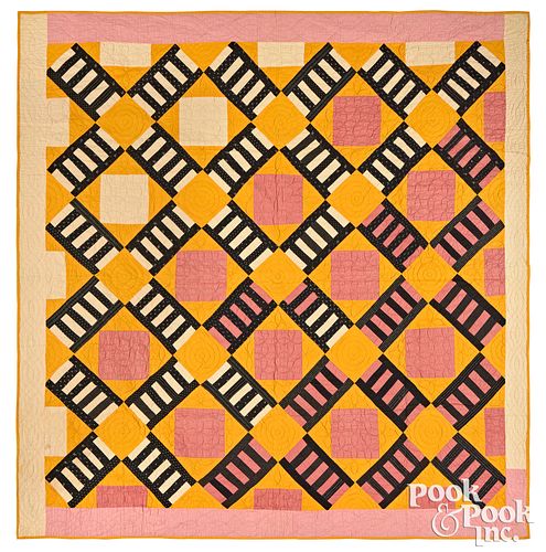 UNUSUAL PATCHWORK QUILTUnusual