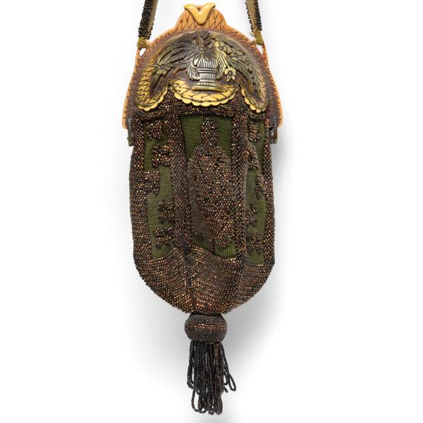 UNUSUAL PURSE WITH CARVED
