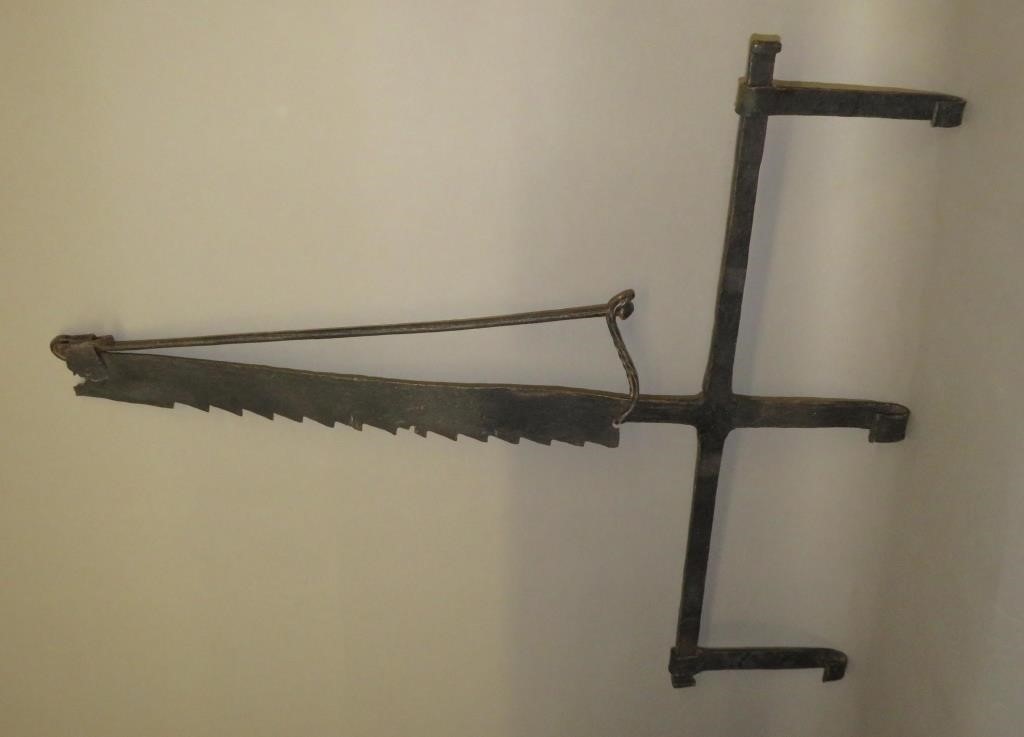 UNUSUAL SAWTOOTH & BEAM KETTLE
