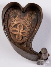 UNUSUAL TIN STYLIZED HEART FOO