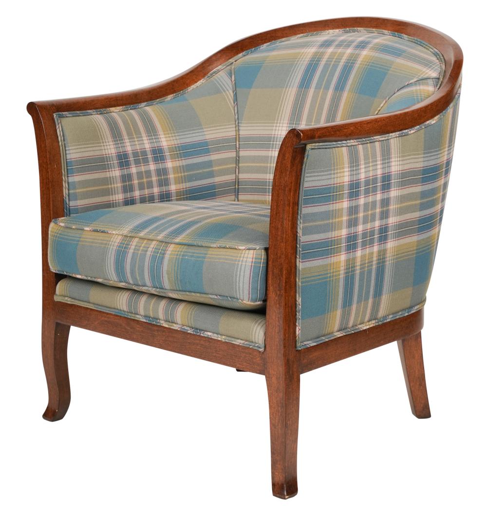 UPHOLSTERED BARREL