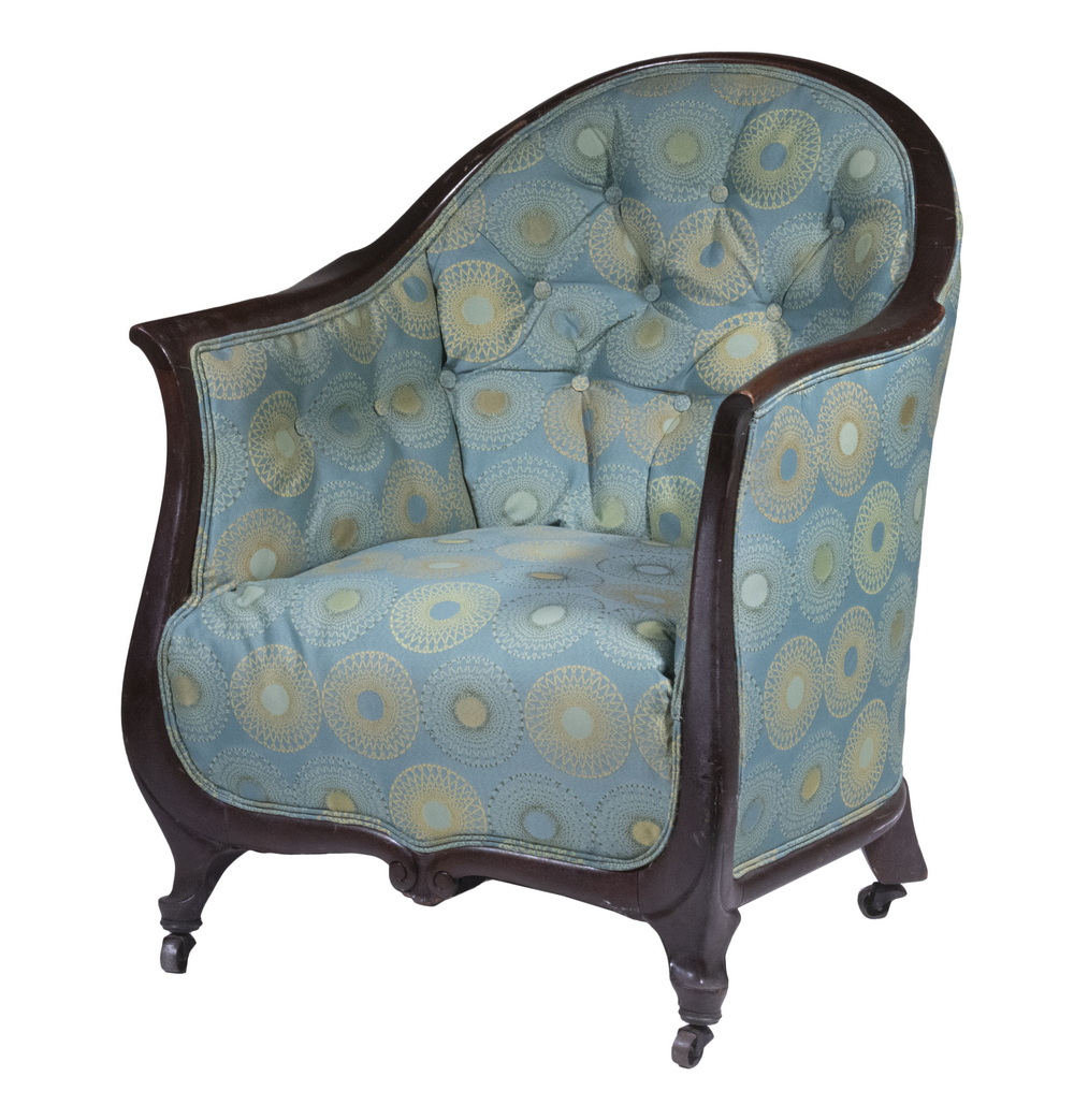 UPHOLSTERED CLUB CHAIR Vintage