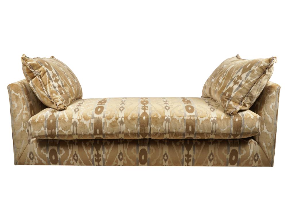 UPHOLSTERED DAY BEDunsigned;